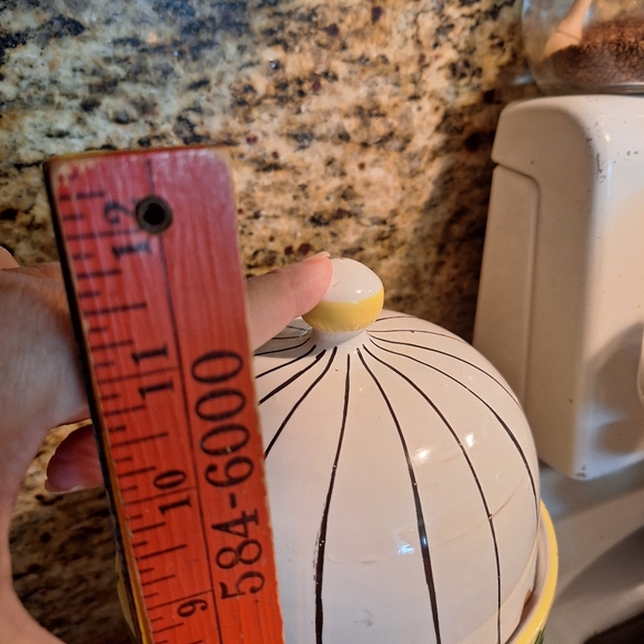 Italian Handpainted Biscuit canister - Picture 8 of 12